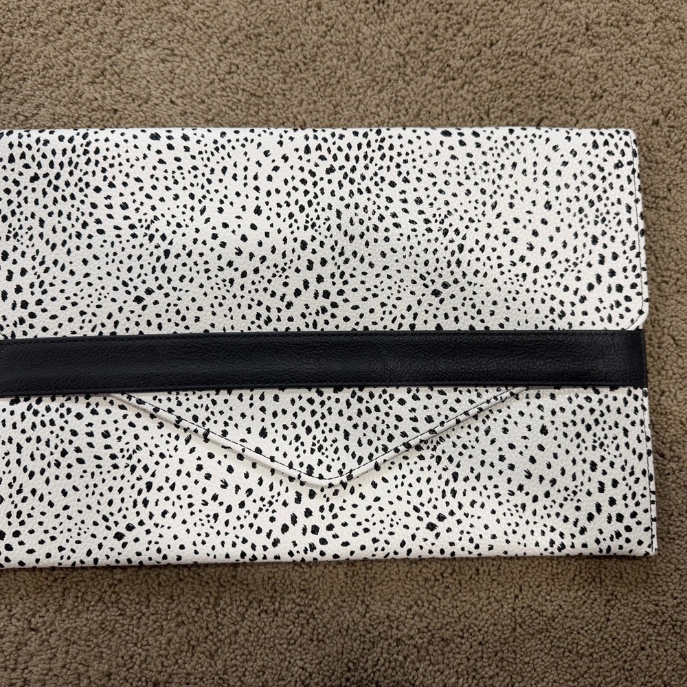 Thirty-One Black and White Speckled Laptop Sleeve